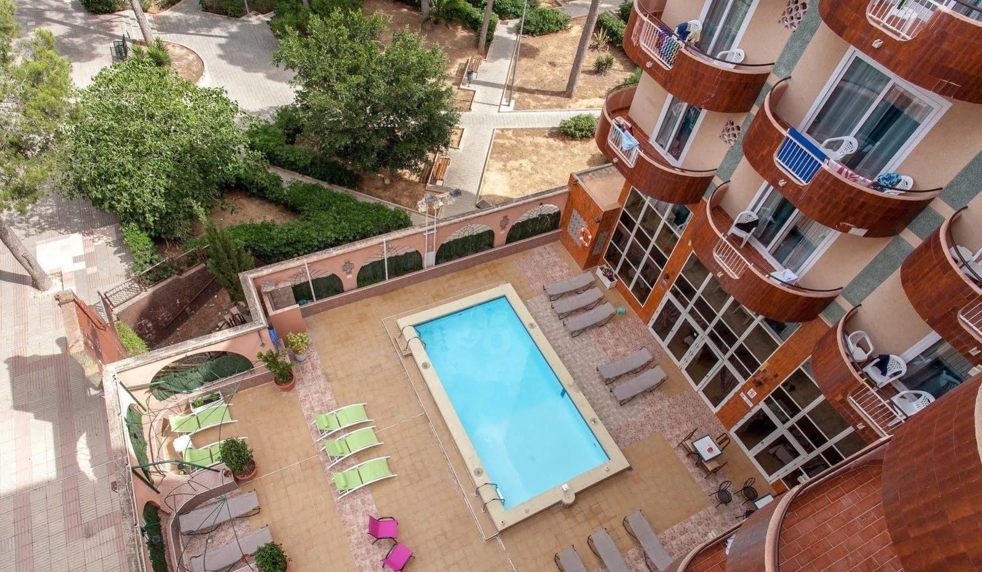 Fenix Hotel 4*